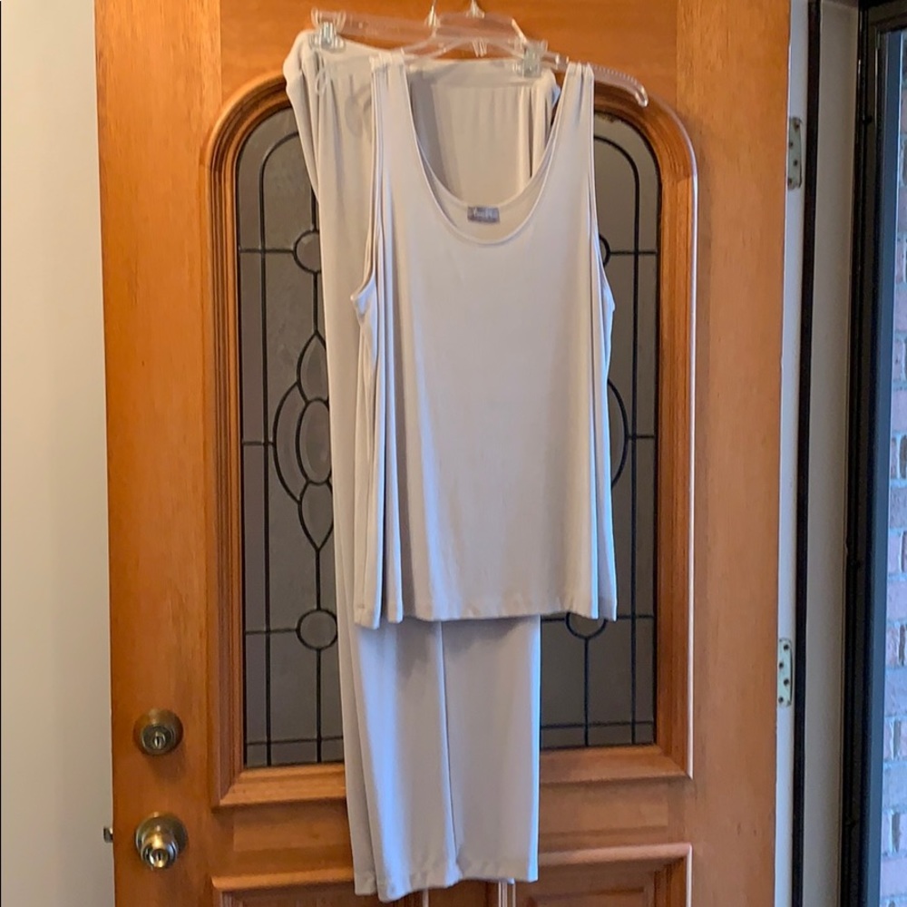 Travelers by Chico’s outfit